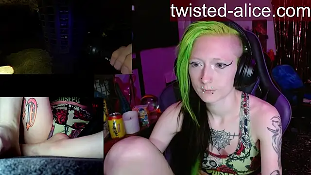 Snapshot of alicewonder09 chatting on 04-19-26, 05:29 alicewonder09 online show from 04-19-26, 05:29