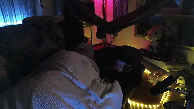 Snapshot of SpicyJoint chatting on 03-22-25, 01:11 SpicyJoint online show from 03-22-25, 01:11