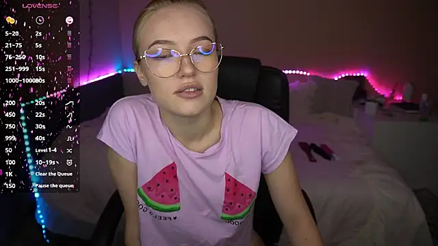 AmandaFiree online show from 10-03-25, 04:42