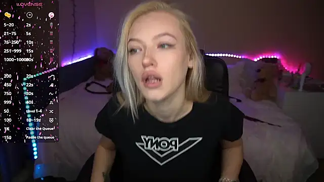 AmandaFiree online show from 10-08-25, 05:05