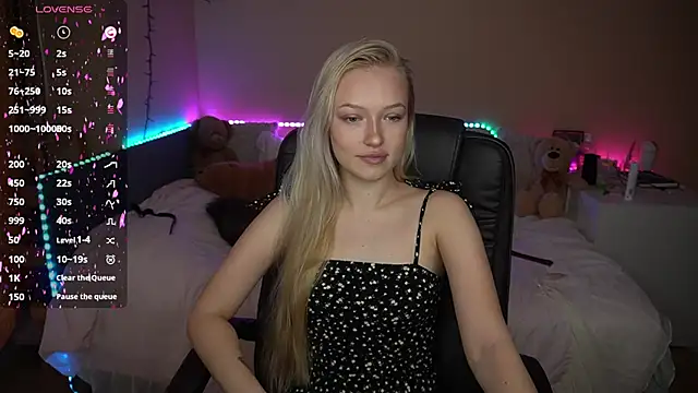 AmandaFiree online show from 10-12-25, 06:23