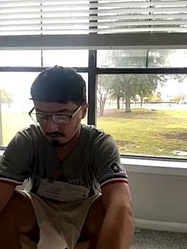 Snapshot of Bbyboyivan chatting on 11-30-25, 07:18 Bbyboyivan online show from 11-30-25, 07:18