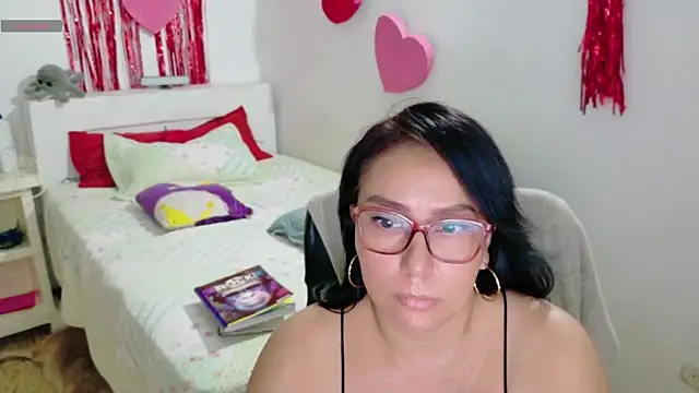 Snapshot of hottplay chatting on 02-23-26, 05:21 hottplay online show from 02-23-26, 05:21