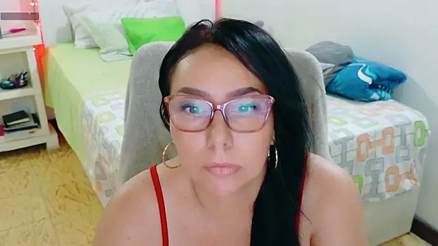 Snapshot of hottplay chatting on 03-07-26, 07:00 hottplay online show from 03-07-26, 07:00