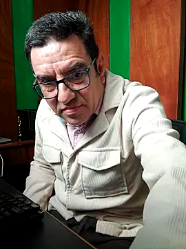 FernandoReuterG online show from 02-05-26, 03:49