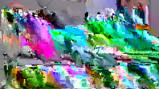 Snapshot of SensyTV chatting on 01-06-25, 10:46 SensyTV online show from 01-06-25, 10:46