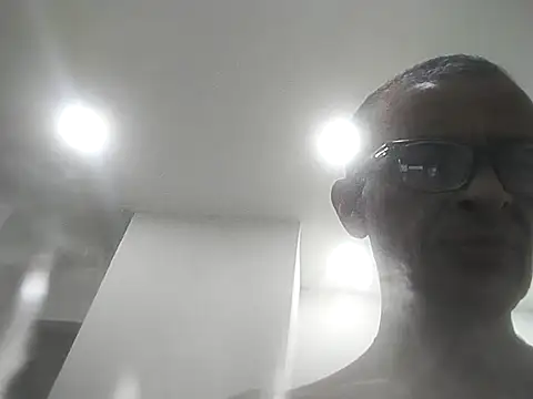 Snapshot of jrfm14 chatting on 10-11-25, 04:27 jrfm14 online show from 10-11-25, 04:27