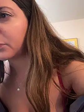 Snapshot of rosexx96 chatting on 06-25-26, 01:04 rosexx96 online show from 06-25-26, 01:04