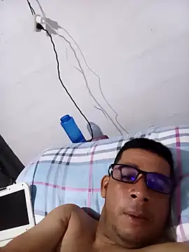 Snapshot of El-reyleon chatting on 04-28-26, 06:24 El-reyleon online show from 04-28-26, 06:24