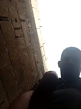 Snapshot of El-reyleon chatting on 05-05-26, 09:45 El-reyleon online show from 05-05-26, 09:45