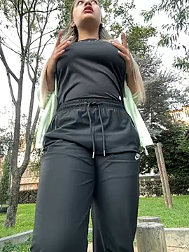 Snapshot of alana_69 chatting on 03-20-26, 10:47 alana 69 online show from 03-20-26, 10:47