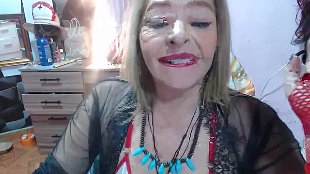 Snapshot of marinadenoche chatting on 04-18-26, 12:25 marinadenoche online show from 04-18-26, 12:25