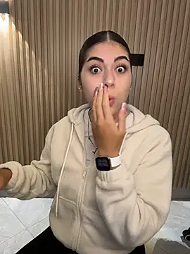 Sarasanders 4 online show from 11-14-25, 02:54