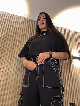 Sarasanders 4 online show from 11-22-25, 04:33