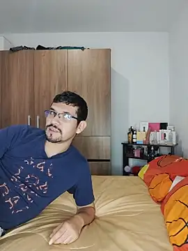 Snapshot of Isaandysex2428 chatting on 11-15-25, 01:36 Isaandysex2428 online show from 11-15-25, 01:36