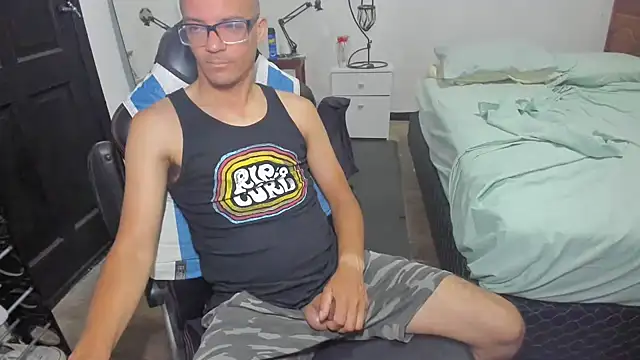 guachin hunk online show from 01-07-25, 03:14