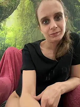 Snapshot of LadyChantale chatting on 01-03-25, 04:48 LadyChantale online show from 01-03-25, 04:48