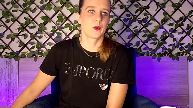 LadyChantale online show from 09-22-25, 05:53