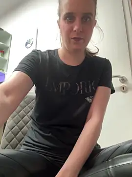 Snapshot of LadyChantale chatting on 03-31-26, 05:30 LadyChantale online show from 03-31-26, 05:30