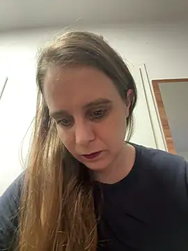 LadyChantale online show from 04-28-26, 05:12