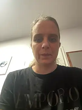 LadyChantale online show from 05-15-26, 06:09