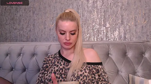 Snapshot of BlondieStar chatting on 01-19-25, 01:21 BlondieStar online show from 01-19-25, 01:21