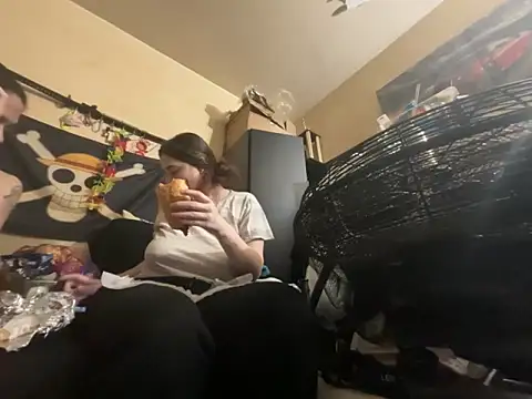 Snapshot of Snowbunnycake_131 chatting on 03-15-26, 03:12 Snowbunnycake 131 online show from 03-15-26, 03:12