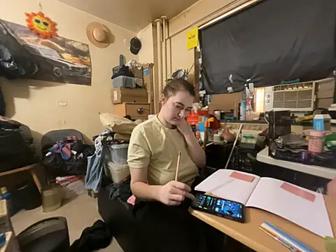 Snapshot of Snowbunnycake_131 chatting on 03-18-26, 03:04 Snowbunnycake 131 online show from 03-18-26, 03:04