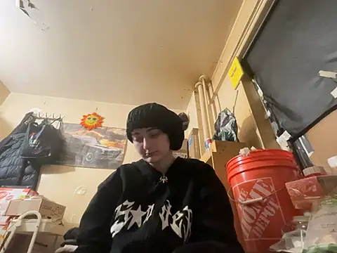 Snapshot of Snowbunnycake_131 chatting on 04-26-26, 04:32 Snowbunnycake 131 online show from 04-26-26, 04:32