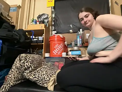 Snapshot of Snowbunnycake_131 chatting on 05-03-26, 08:26 Snowbunnycake 131 online show from 05-03-26, 08:26