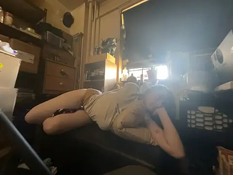 Snowbunnycake 131 online show from 06-20-26, 06:22
