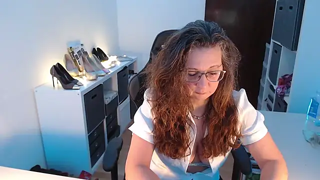 Snapshot of GeilesLuder75 chatting on 03-06-25, 03:13 GeilesLuder75 online show from 03-06-25, 03:13