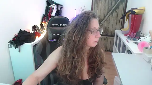 Snapshot of GeilesLuder75 chatting on 04-10-26, 03:28 GeilesLuder75 online show from 04-10-26, 03:28