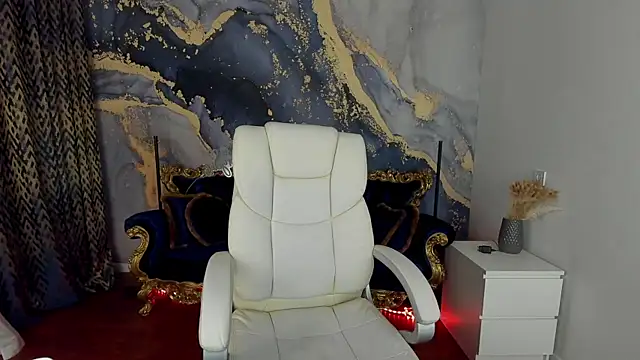 CassandraGood online show from 03-12-25, 07:24