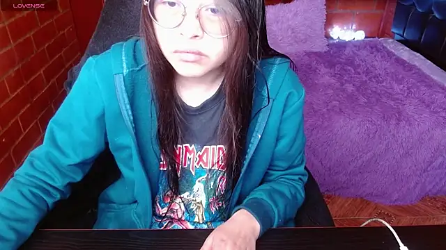 MidoriQuiinn online show from 06-14-26, 04:09