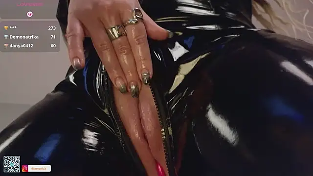 Snapshot of VortexProject chatting on 02-28-25, 07:25 VortexProject online show from 02-28-25, 07:25