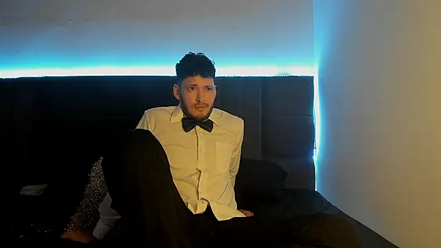 Snapshot of alejandro__2 chatting on 09-10-25, 03:23 alejandro 2 online show from 09-10-25, 03:23