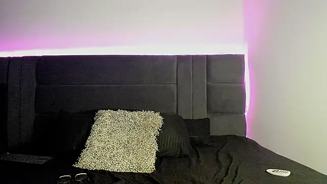 Snapshot of alejandro__2 chatting on 09-11-25, 03:56 alejandro 2 online show from 09-11-25, 03:56