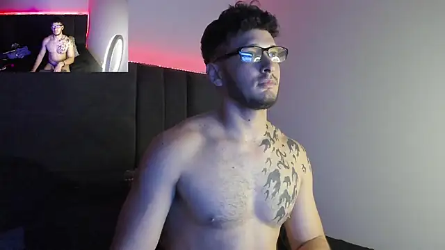 Snapshot of alejandro__2 chatting on 09-19-25, 03:52 alejandro 2 online show from 09-19-25, 03:52