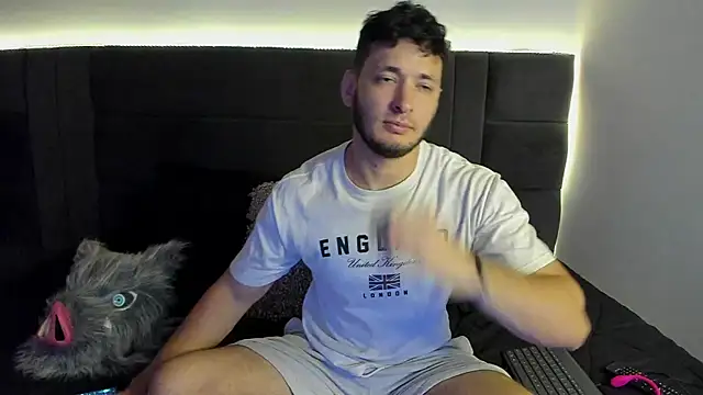 Snapshot of alejandro__2 chatting on 10-15-25, 04:29 alejandro 2 online show from 10-15-25, 04:29