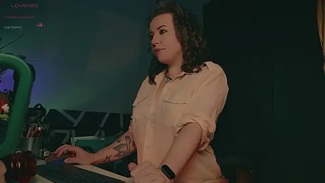 LisaDove online show from 01-06-26, 02:48