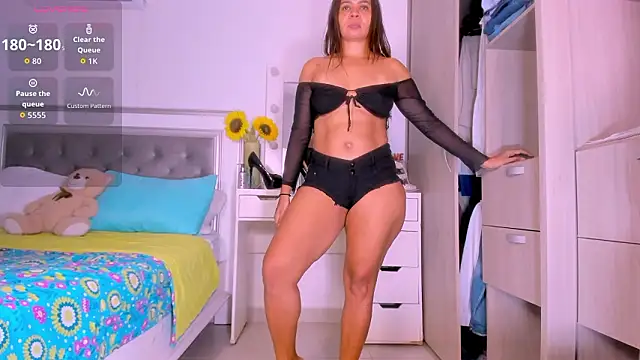 Snapshot of sharonDulce chatting on 03-30-26, 12:22 sharonDulce online show from 03-30-26, 12:22