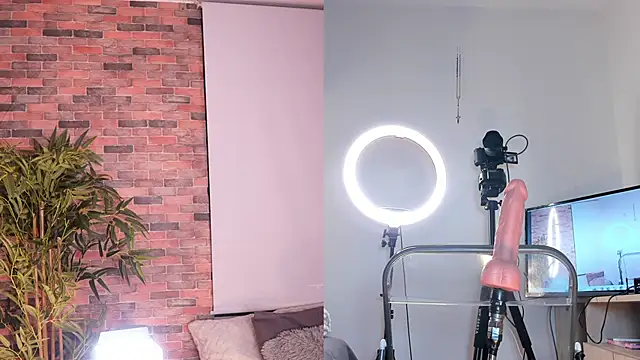 Lucy fit online show from 02-19-25, 09:17