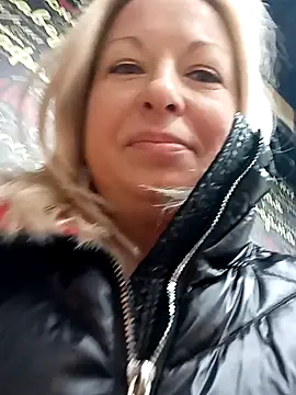 Snapshot of Arina_smiles chatting on 12-20-24, 03:31 Arina smiles online show from 12-20-24, 03:31