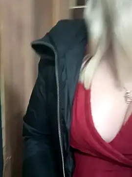 Snapshot of Arina_smiles chatting on 12-27-24, 03:48 Arina smiles online show from 12-27-24, 03:48