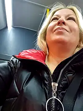 Snapshot of Arina_smiles chatting on 01-24-25, 03:13 Arina smiles online show from 01-24-25, 03:13