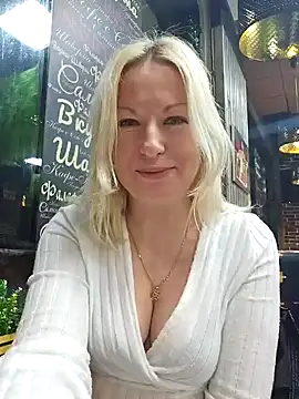 Snapshot of Arina_smiles chatting on 01-25-25, 06:35 Arina smiles online show from 01-25-25, 06:35