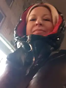 Snapshot of Arina_smiles chatting on 02-08-25, 03:42 Arina smiles online show from 02-08-25, 03:42