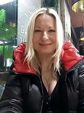 Snapshot of Arina_smiles chatting on 02-15-25, 08:01 Arina smiles online show from 02-15-25, 08:01