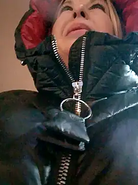 Snapshot of Arina_smiles chatting on 02-21-25, 06:48 Arina smiles online show from 02-21-25, 06:48